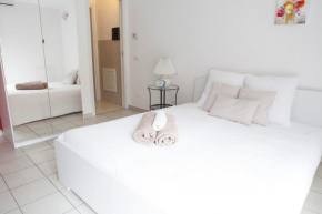 Alessia's Flat - Loreto Milano